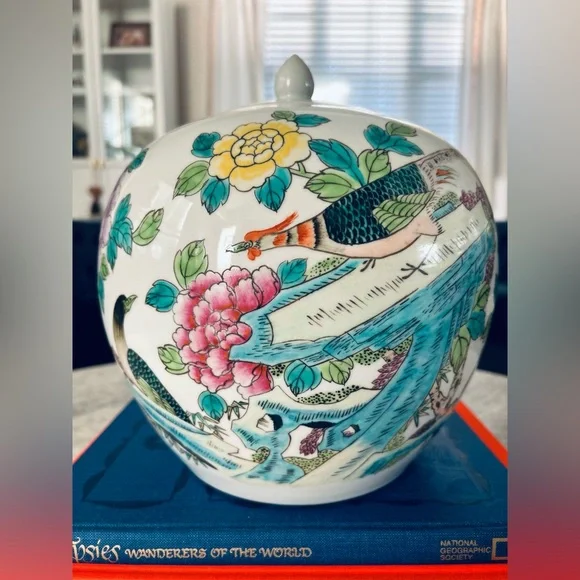 20th Century Vintage Chinese Paradise Birds Hand Painted Porcelain Melon Jar | - Picture 2 of 8